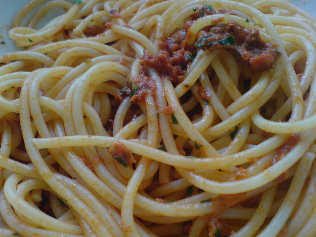 Spaghetti with tuna finished dish